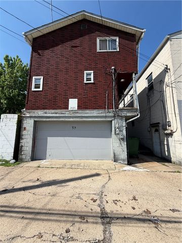 924 Island Avenue, Mckees Rocks, PA 15136