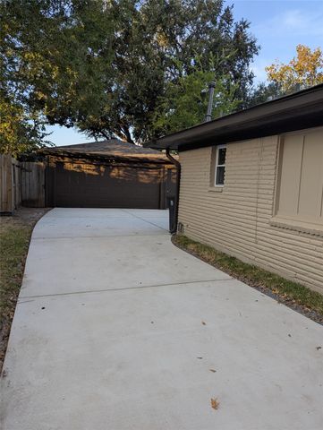 6214 Yarwell Drive, Houston, TX 77096