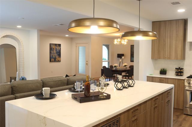 6214 Yarwell Drive, Houston, TX 77096