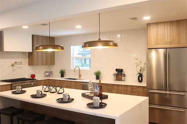 6214 Yarwell Drive, Houston, TX 77096