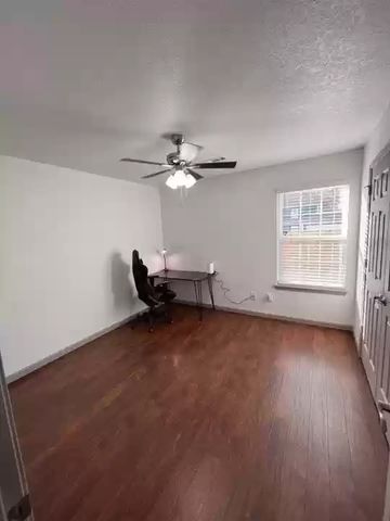 1977 W Deane Street, Fayetteville, AR 72703