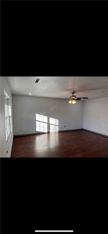 1977 W Deane Street, Fayetteville, AR 72703
