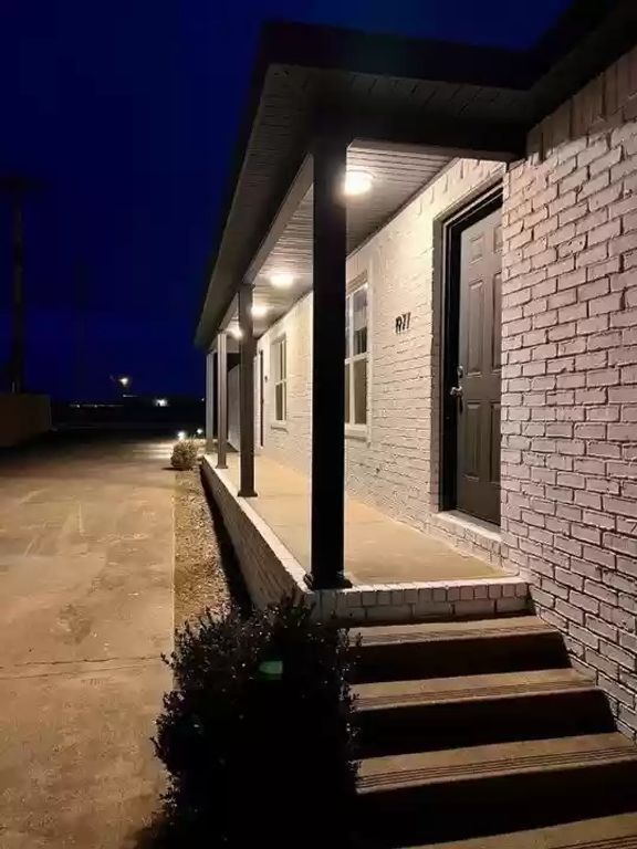 1977 W Deane Street, Fayetteville, AR 72703