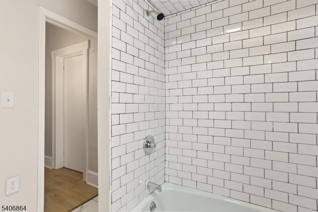 204 Pine St, Roselle Boro, NJ 07203