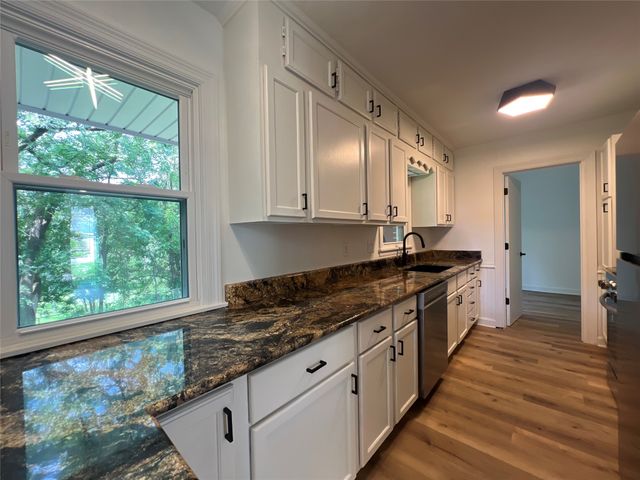 3214 Fairlane Drive, Des Moines, IA 50315