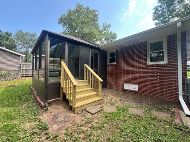 3214 Fairlane Drive, Des Moines, IA 50315