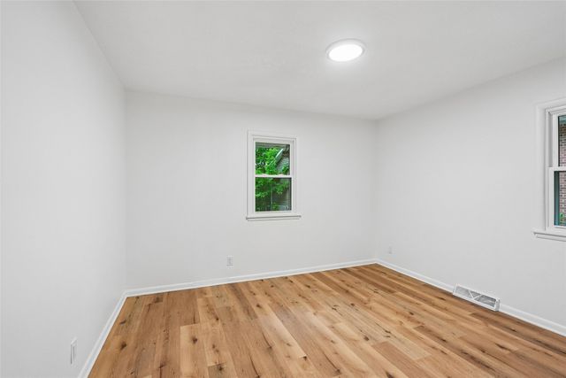 3214 Fairlane Drive, Des Moines, IA 50315