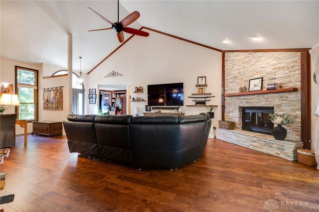 849 Wind Bluff Point, Springboro, OH 45066