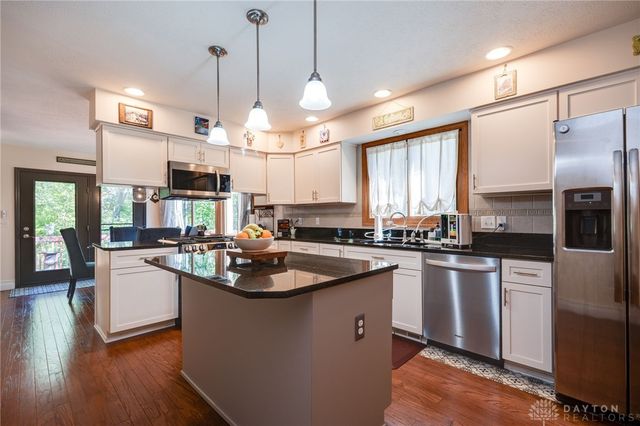 849 Wind Bluff Point, Springboro, OH 45066