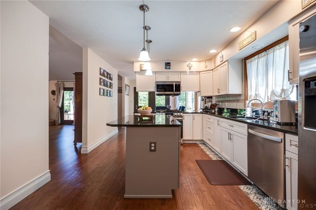 849 Wind Bluff Point, Springboro, OH 45066