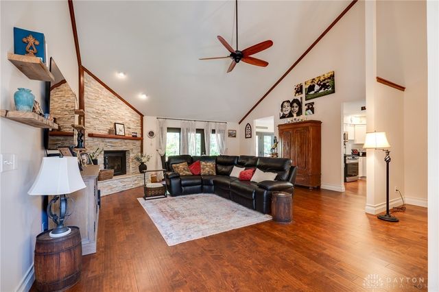 849 Wind Bluff Point, Springboro, OH 45066