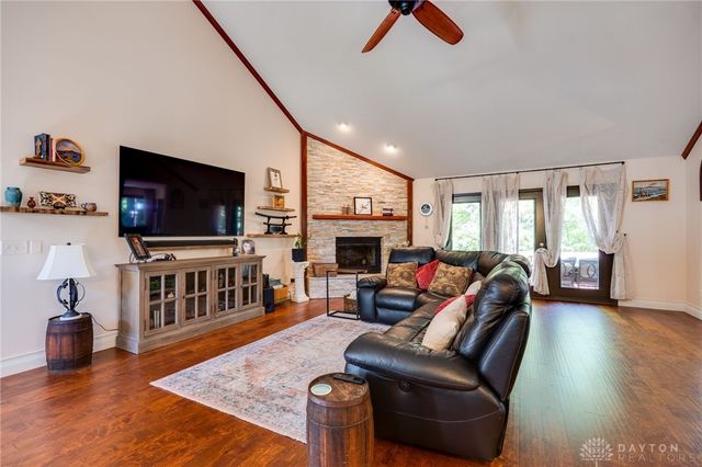 849 Wind Bluff Point, Springboro, OH 45066