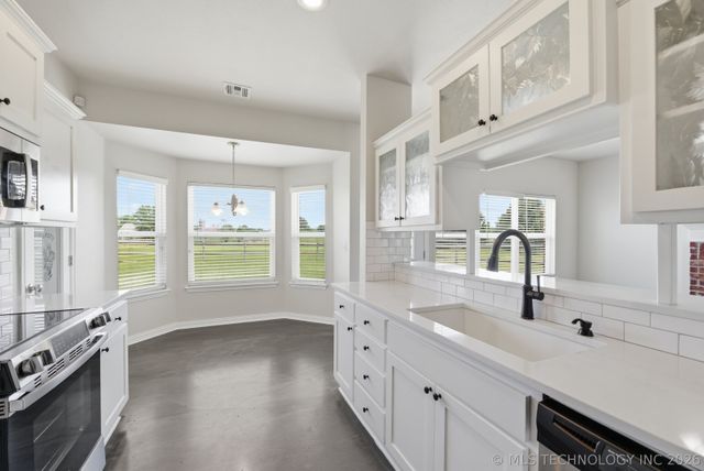 12453 N 167th East Avenue, Collinsville, OK 74021