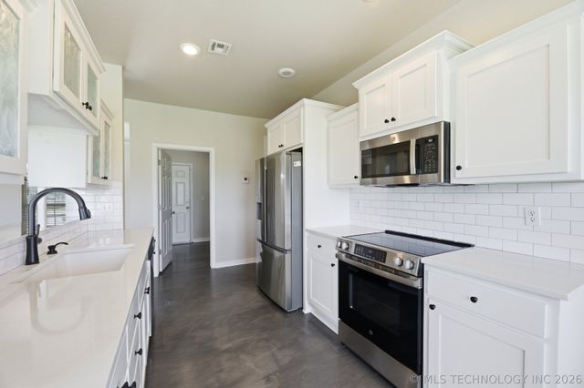 12453 N 167th East Avenue, Collinsville, OK 74021