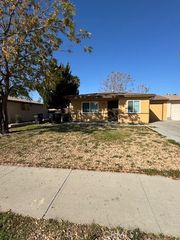2196 W Oakland, Hemet, CA 92545