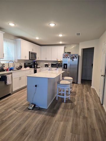 333 S HOPSON Street, Van Alstyne, TX 75495
