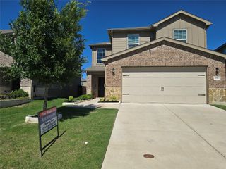 333 S HOPSON Street, Van Alstyne, TX 75495