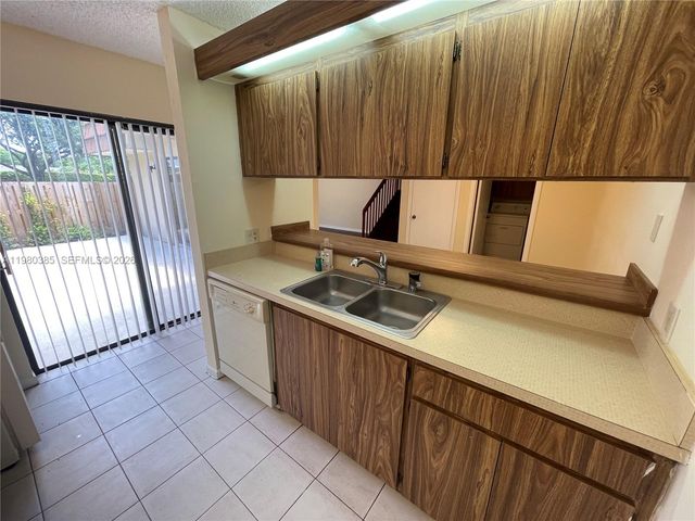 237 Charter Way 237, West Palm Beach, FL 33407