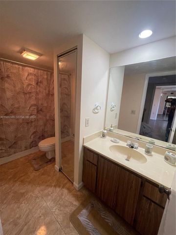 237 Charter Way 237, West Palm Beach, FL 33407