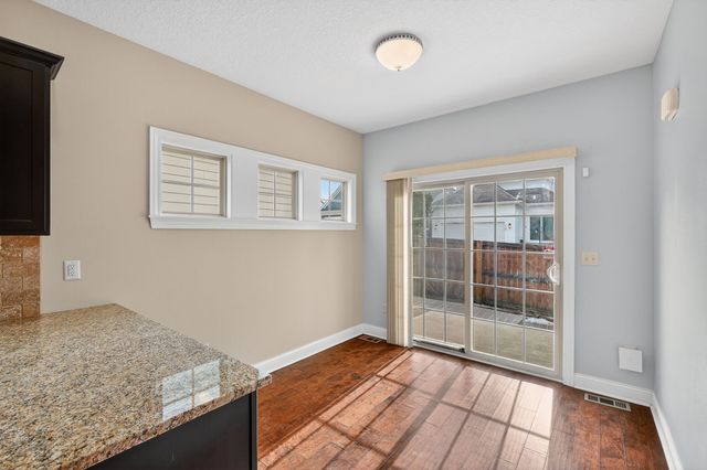 5537 Flagstone Way, West Des Moines, IA 50266