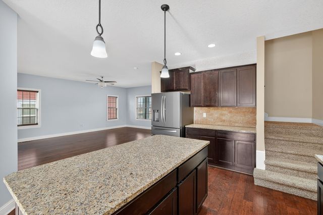 5537 Flagstone Way, West Des Moines, IA 50266