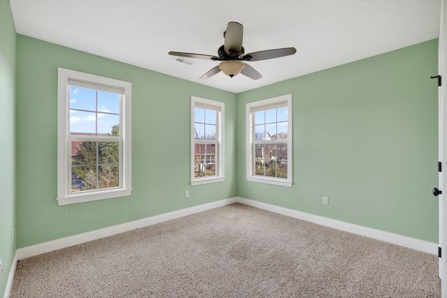 5537 Flagstone Way, West Des Moines, IA 50266