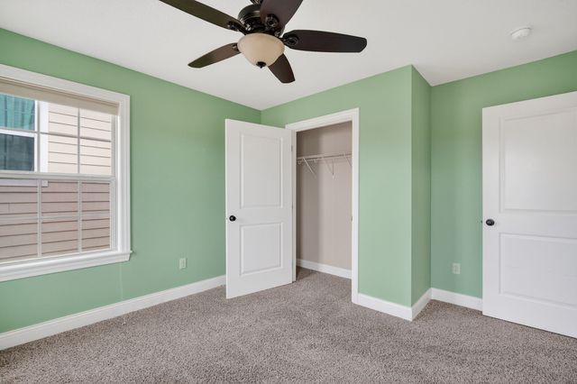 5537 Flagstone Way, West Des Moines, IA 50266