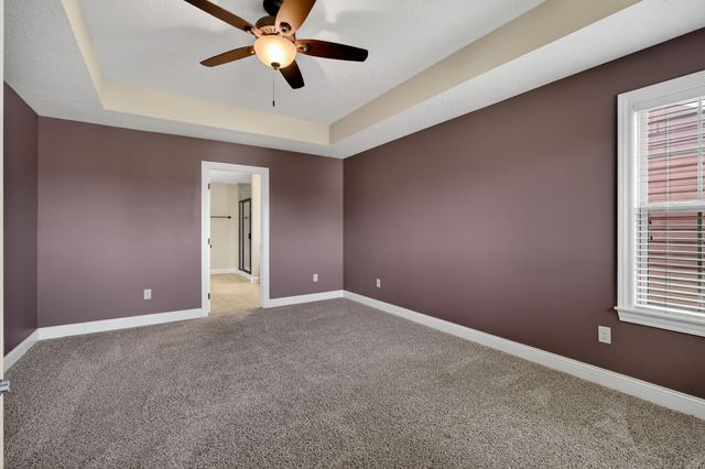 5537 Flagstone Way, West Des Moines, IA 50266