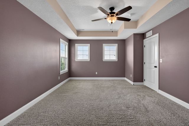 5537 Flagstone Way, West Des Moines, IA 50266