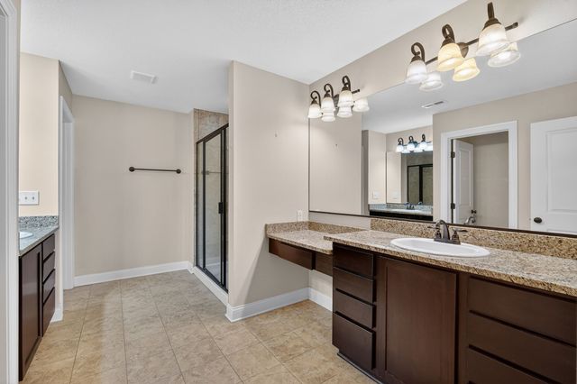 5537 Flagstone Way, West Des Moines, IA 50266