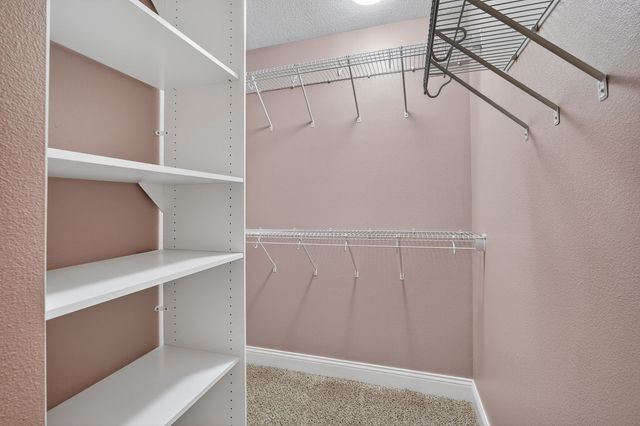 5537 Flagstone Way, West Des Moines, IA 50266