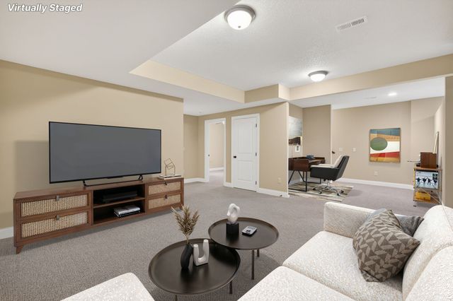 5537 Flagstone Way, West Des Moines, IA 50266