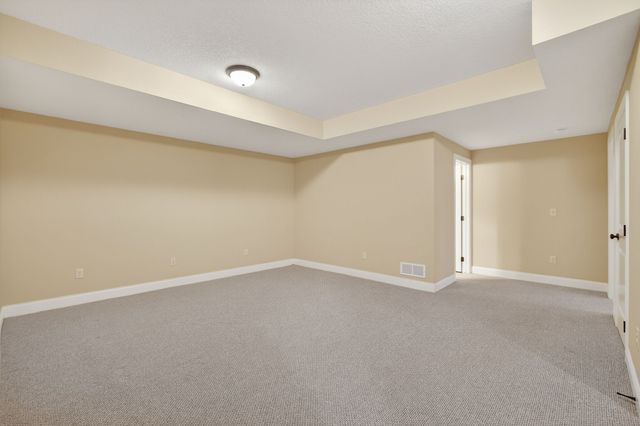 5537 Flagstone Way, West Des Moines, IA 50266