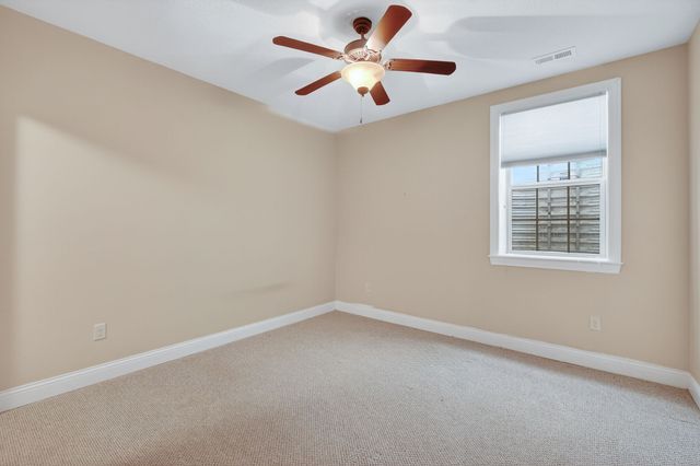 5537 Flagstone Way, West Des Moines, IA 50266