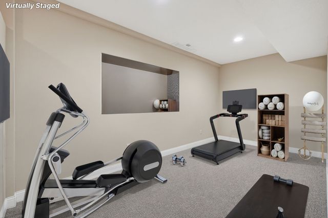 5537 Flagstone Way, West Des Moines, IA 50266