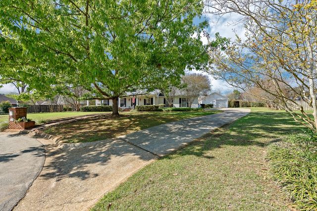 110 Doncaster Way, Dothan, AL 36305