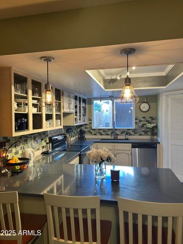 522 E TOPEKA Drive, Phoenix, AZ 85024