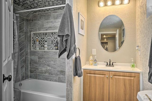 2912 Cascade Ave, Pueblo, CO 81008