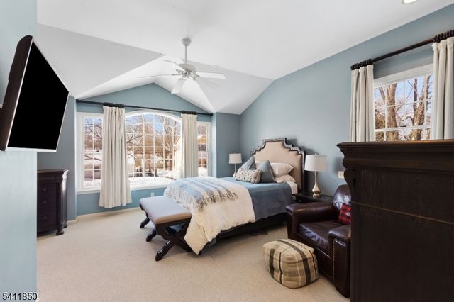 8 Kice Rd, Florham Park Boro, NJ 07932