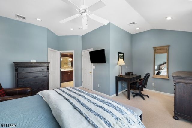 8 Kice Rd, Florham Park Boro, NJ 07932