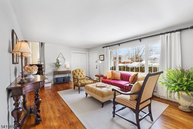 8 Kice Rd, Florham Park Boro, NJ 07932