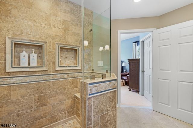 8 Kice Rd, Florham Park Boro, NJ 07932