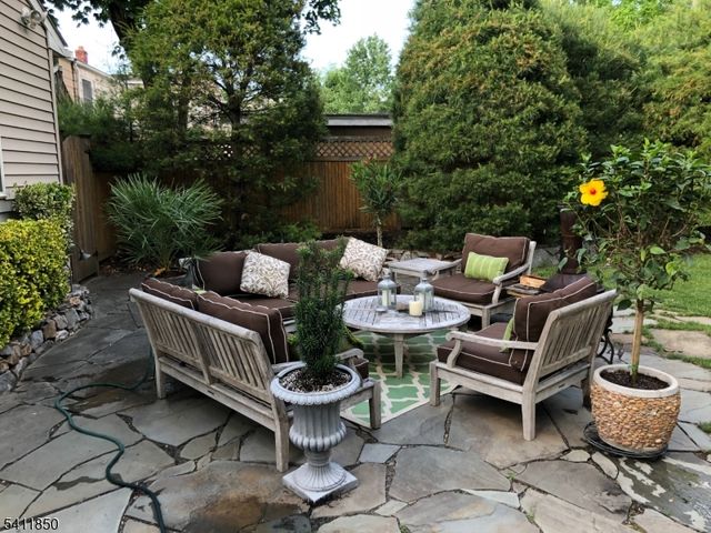 8 Kice Rd, Florham Park Boro, NJ 07932