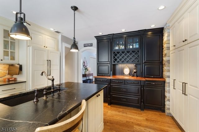 8 Kice Rd, Florham Park Boro, NJ 07932