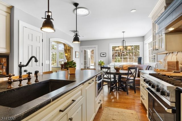 8 Kice Rd, Florham Park Boro, NJ 07932