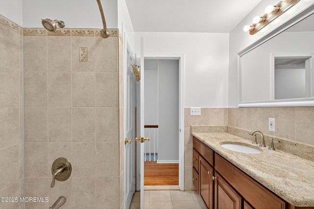 1040 Hillside Drive, North Brunswick, NJ 08902