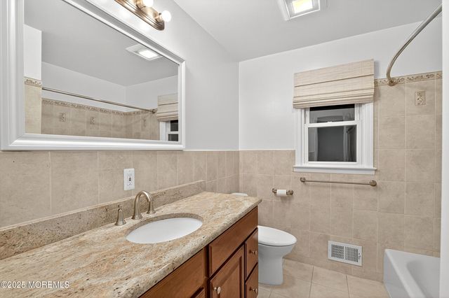 1040 Hillside Drive, North Brunswick, NJ 08902