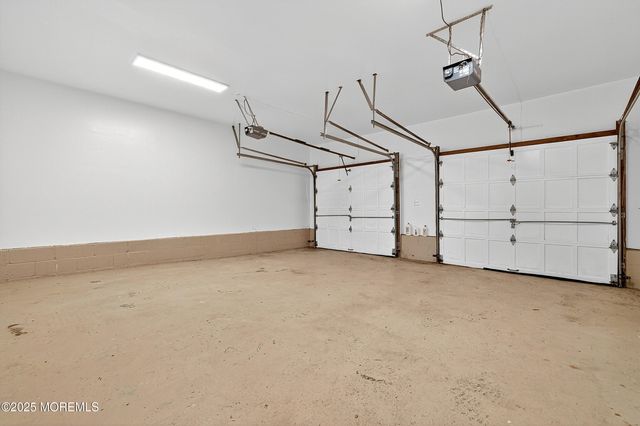 1040 Hillside Drive, North Brunswick, NJ 08902