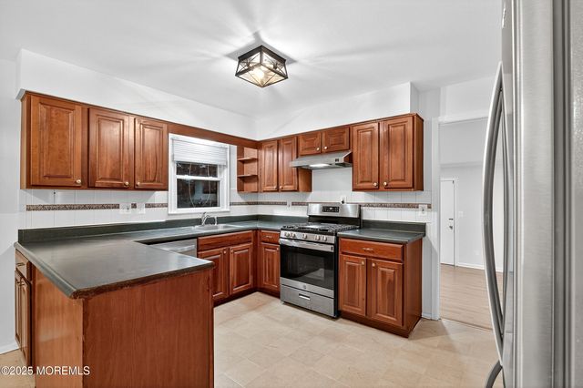 1040 Hillside Drive, North Brunswick, NJ 08902