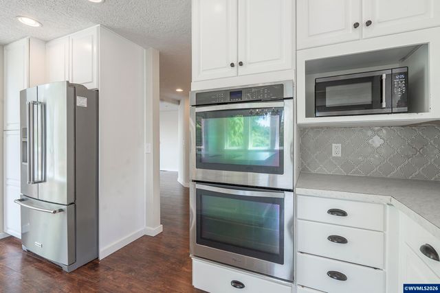 2380 Emmet Dr NW, Salem, OR 97304